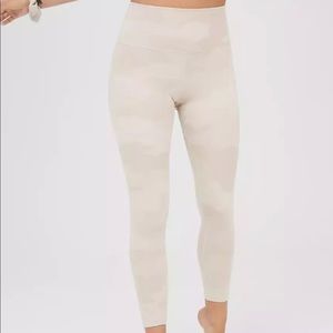 American Eagle Offline Highwaist Camo Legging